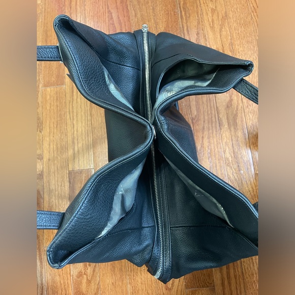 Vince Camuto Tote Bag - Picture 6 of 8